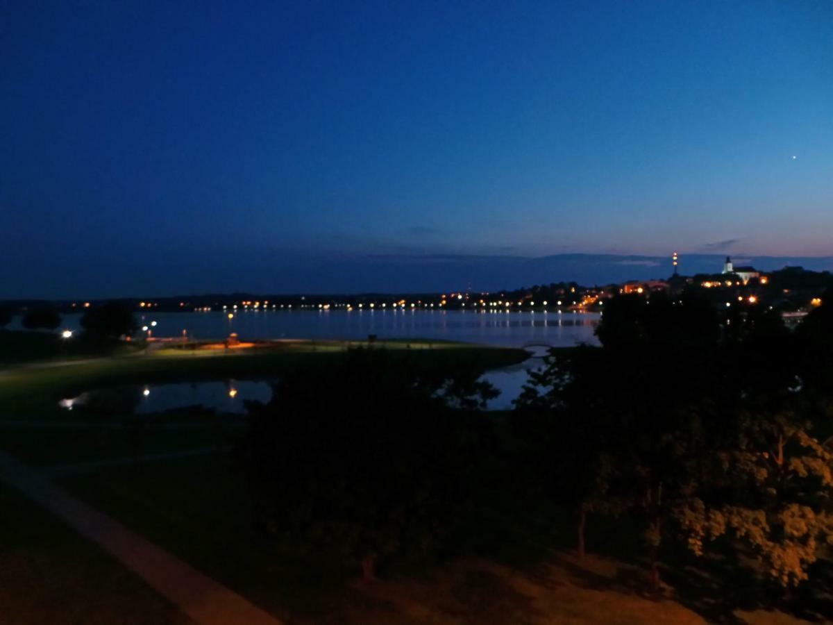Cozy Apartment With A Wonderful Lake View Telsiai Exterior photo