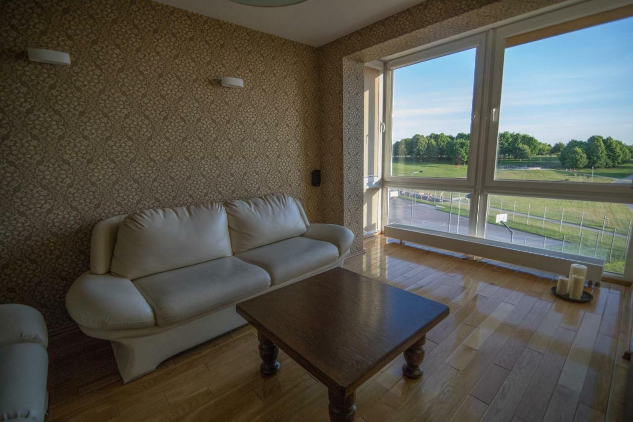 Cozy Apartment With A Wonderful Lake View Telsiai Exterior photo